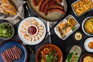 Et bugnende utvalg av forskjellige grillretter