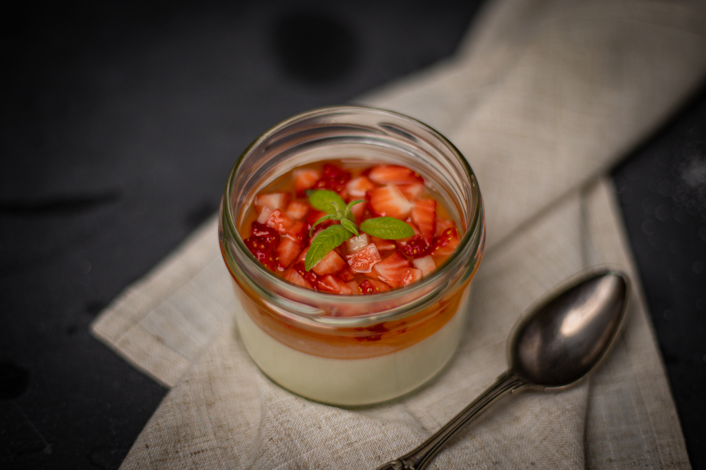 Yuzu pannacotta i glass