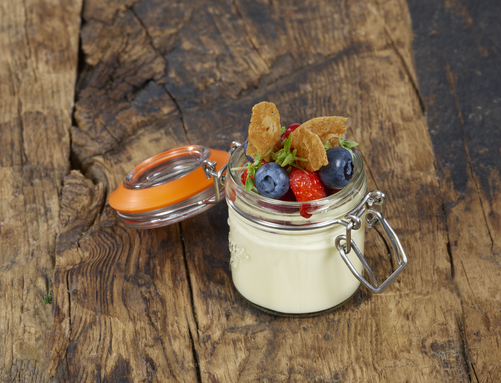 Dessert: Hvit sjokolade Panna Cotta
